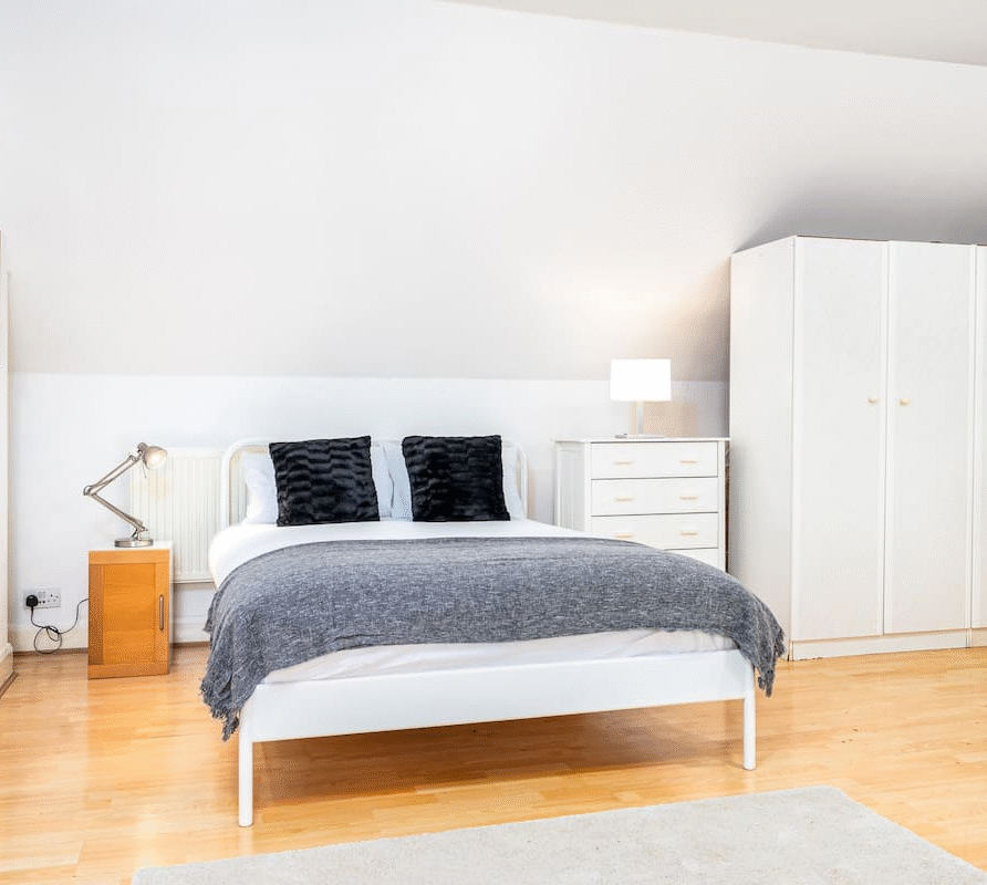 Loft studio flat 10G in Hendon Central Zone 3