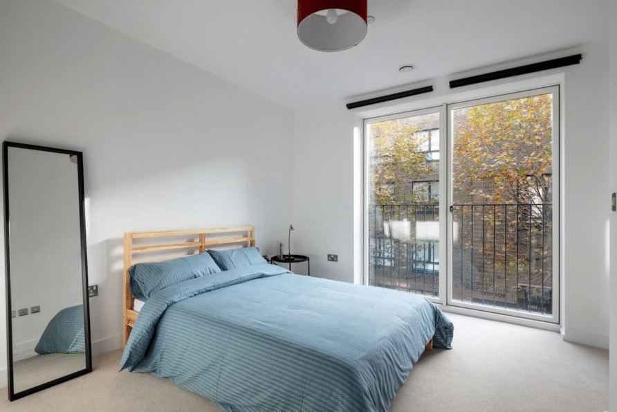 2 mins walk from UCL campus & London stadium