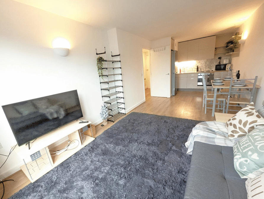 Modern 1 Bed Apt Lewisham by DLR
