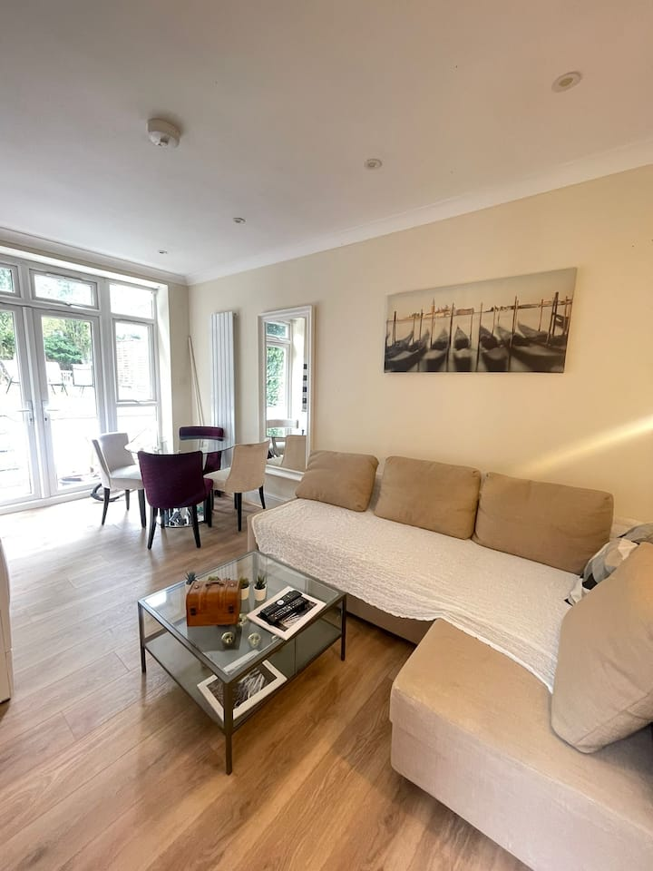 Cosy 1 bedroom flat with garden