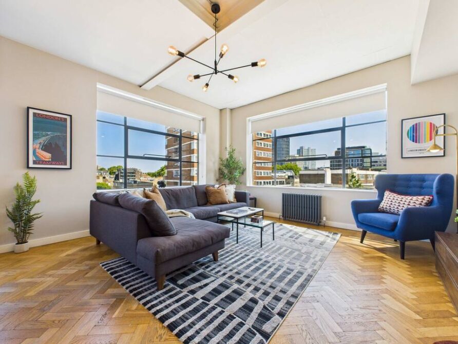 Spacious and Bright Apartment by Tech City