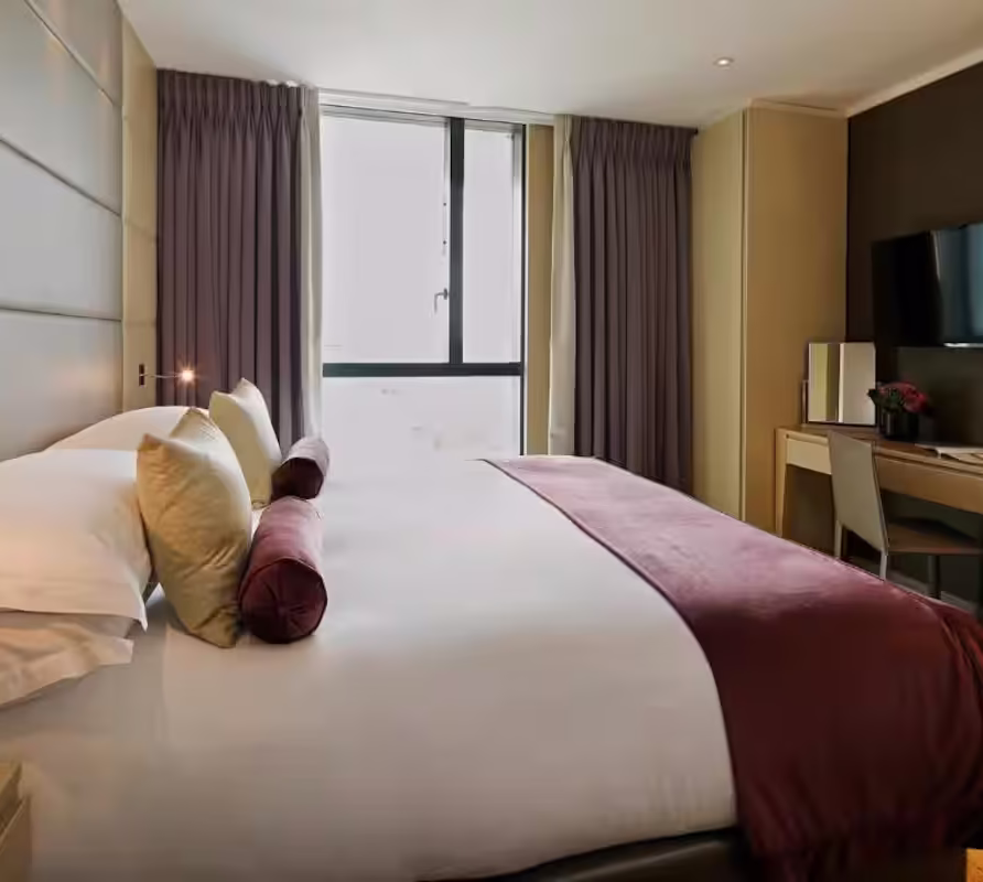 Deluxe 3 Bedroom Apartment Near London Tower LON