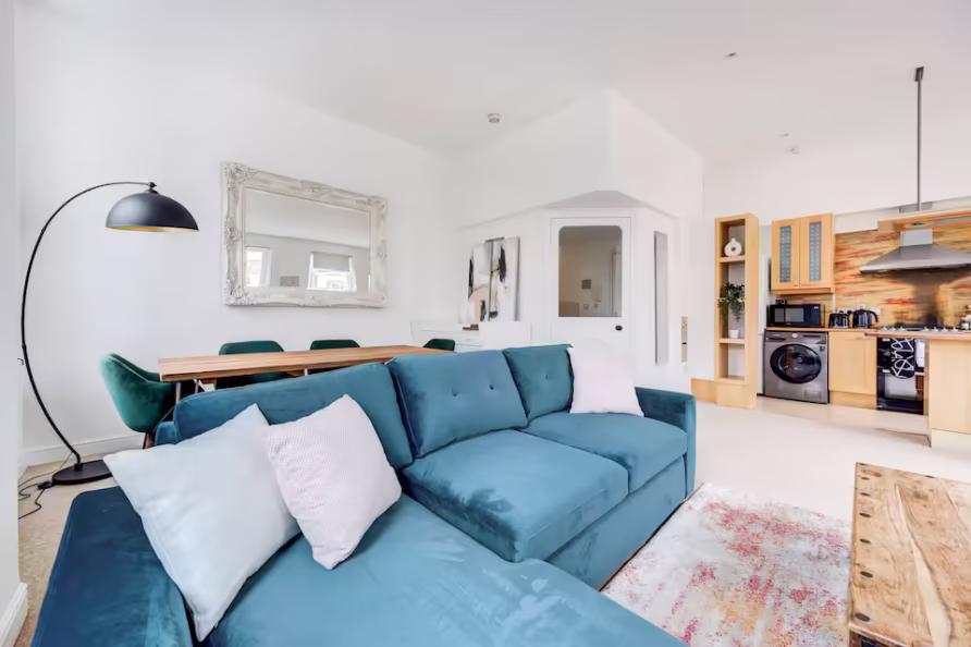Huge Duplex w Terrace in Central Shoreditch, 8ppl