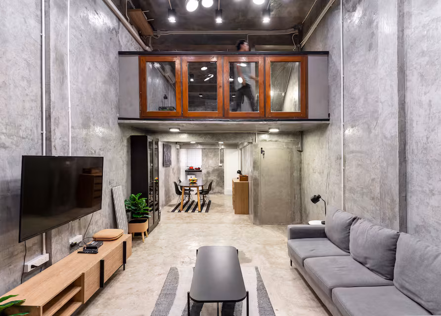 Home Loft 3BR (1 minute walk to BTS Surasak) near Nong Mangosteen